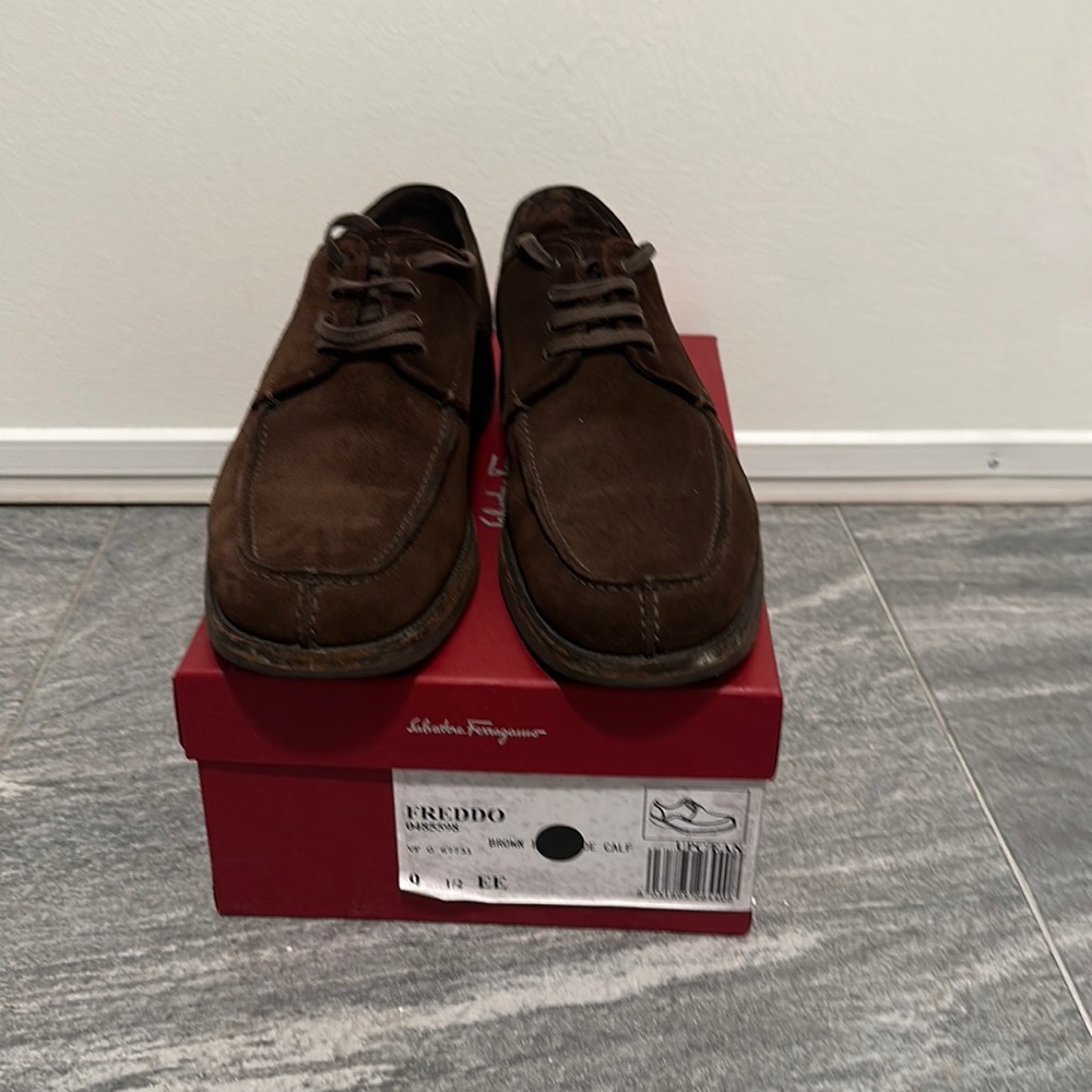 Salvatore Ferragamo lace suede men’s shoes comes in original box size 9.5 EE